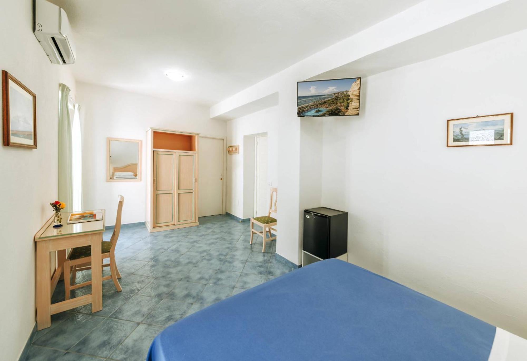 Hotel Villa D'Orta Ischia Oda fotoğraf